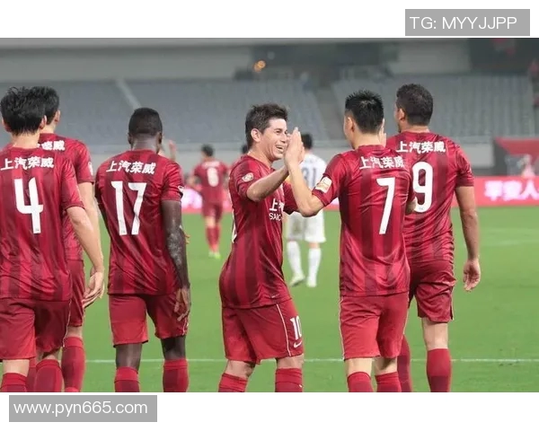 正直播鲁能对阵上港精彩赛事分析与球员表现预测